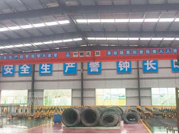 起重機設(shè)備廠家解析門式起重機減速機漏油問題